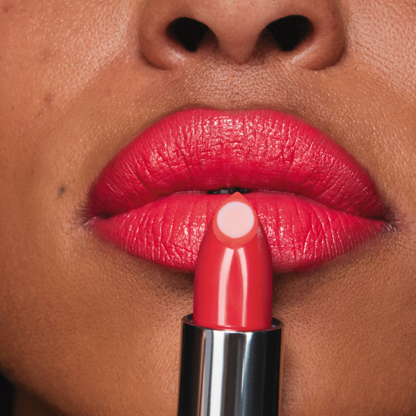 Batom Hydramatic Radiante Tratamake 3,6g - Avon
