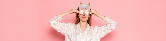 Sleepmaxxing: o que é a tendência e como montar um ritual noturno com cosméticos